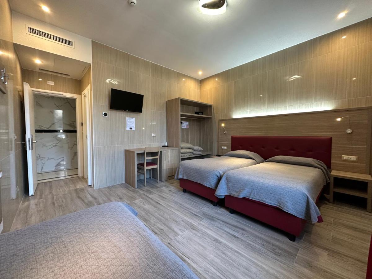 Hotel Midway Милан Экстерьер фото