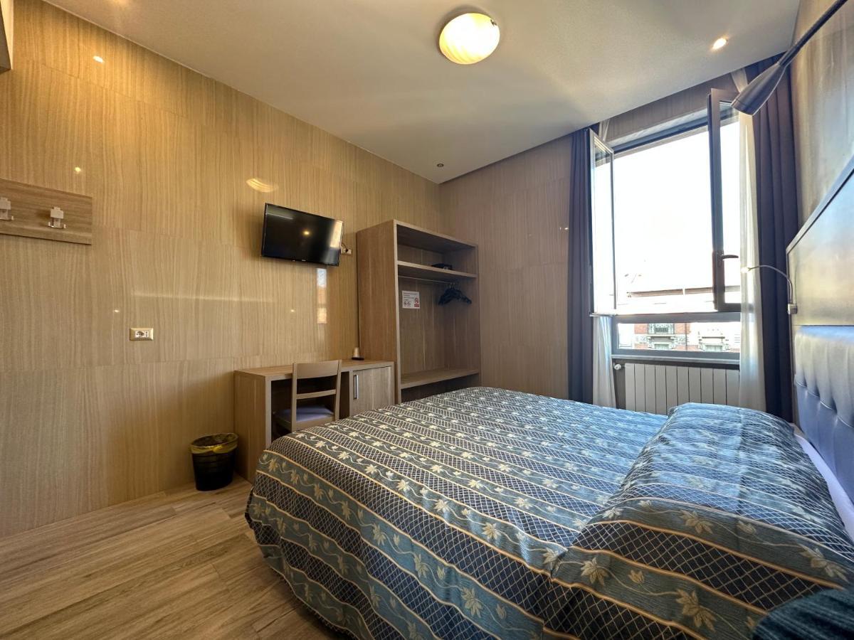 Hotel Midway Милан Экстерьер фото
