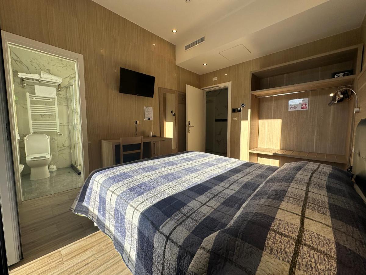 Hotel Midway Милан Экстерьер фото